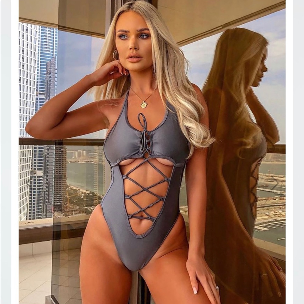✔️SOLD✔️FashionNova: Silver Lace Up Swimsuit